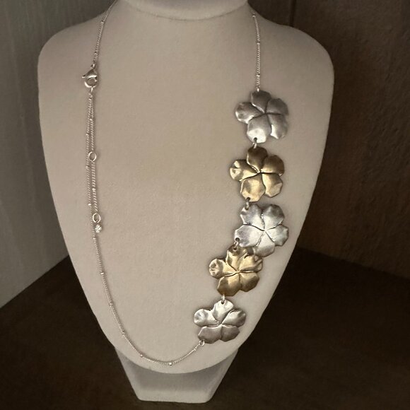 Two-Tone silver and gold 5 flower pendant necklace, 18 in with 2 in extender. - Picture 2 of 4